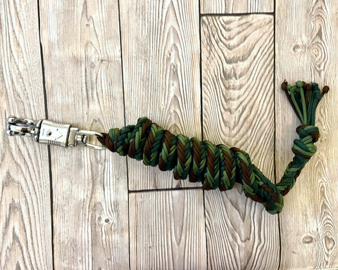 DIY lead rope with paracord panic hook
