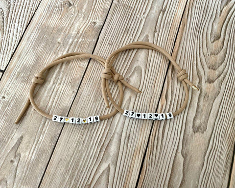 Couple bracelet with date made of paracord plus